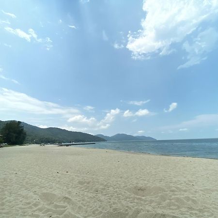 By The Sea Cozy Beachfront Home 253 Batu Ferringhi Exterior foto